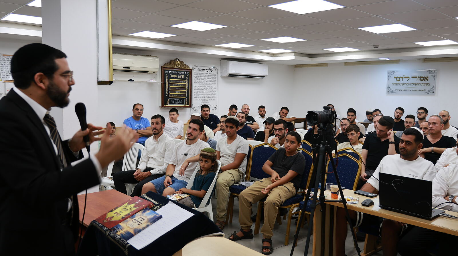 שיעור תורה במרכז שלהבת